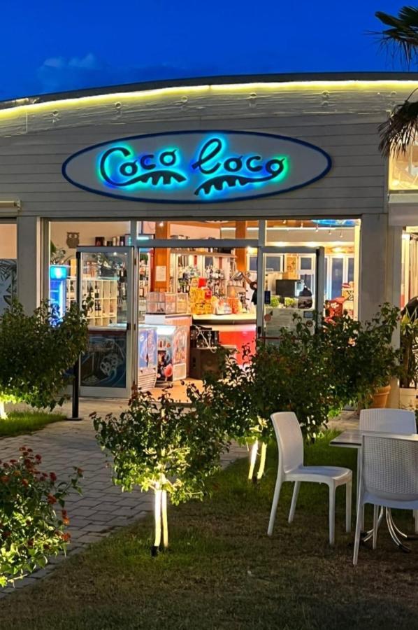 Bella Alba Apartment On The Beach Alba Adriatica Bagian luar foto