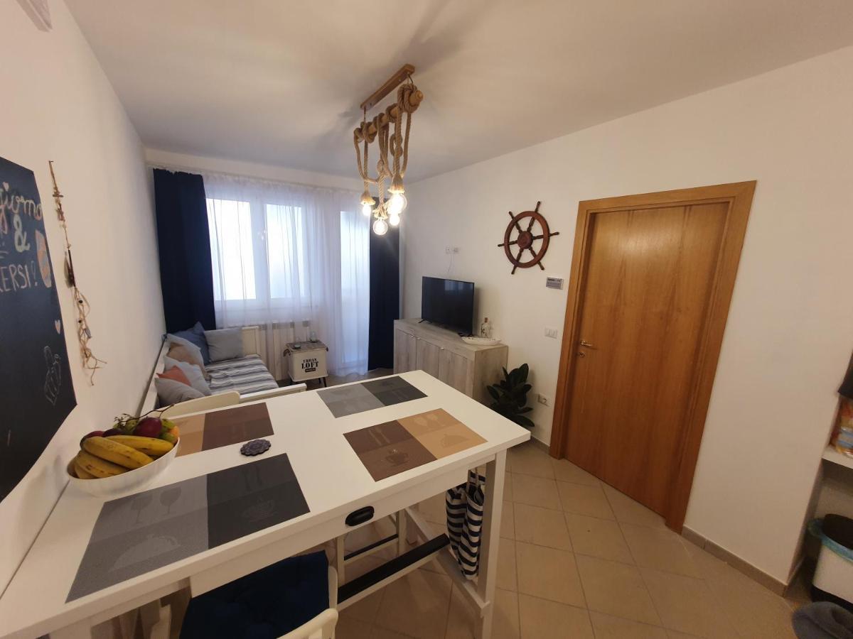 Bella Alba Apartment On The Beach Alba Adriatica Bagian luar foto